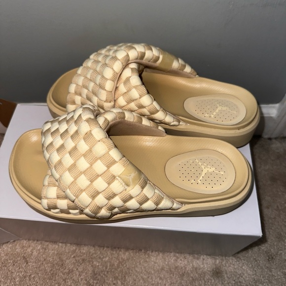 Jordan Slides - Picture 2 of 2
